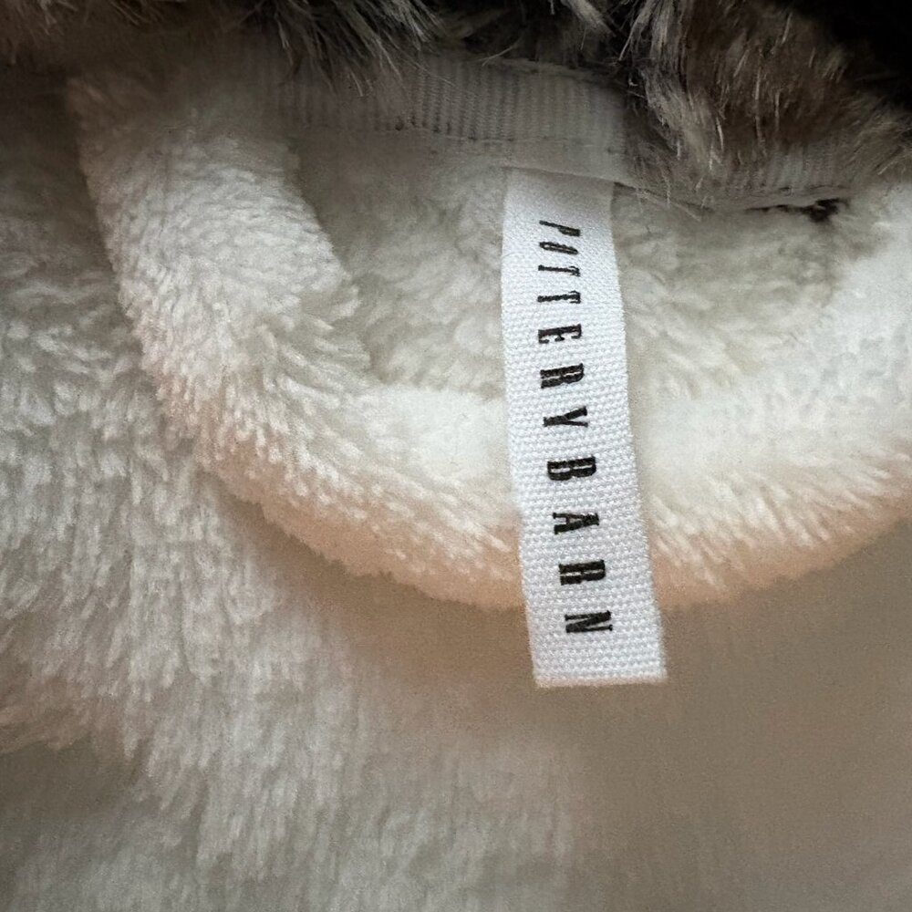 Hooded Robe - Picture 3 of 3